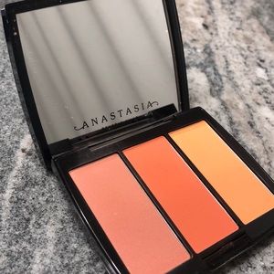 Anastasia Blush Trio in Peachy Love